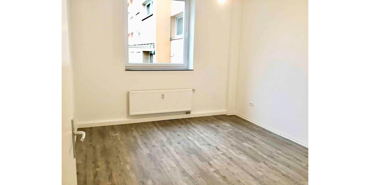 Schicke 3,5-Zimmer-Wohnung mit Balkon und Garten 3 zimmer
