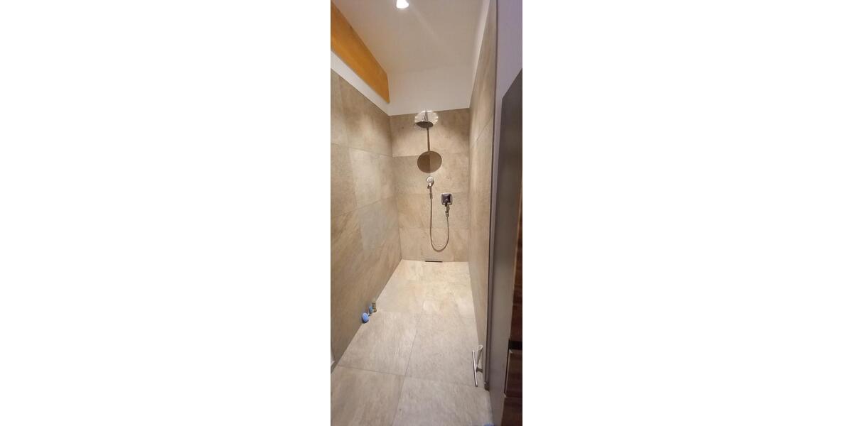 Neuwertige DG-Whg. (2025) in zentraler Lage 4 zimmer