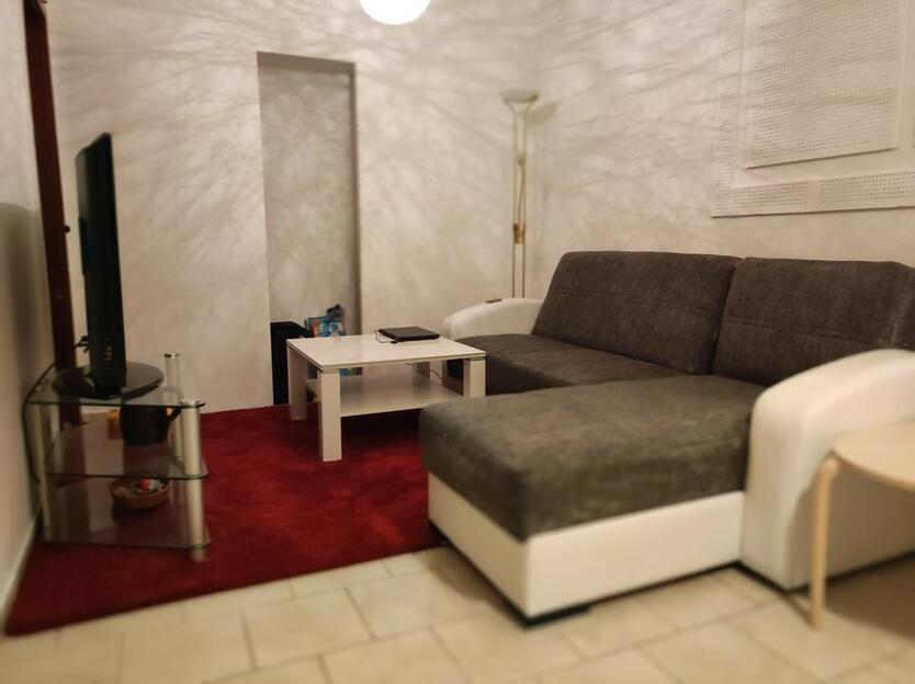 Mobiliert WG-Zimmer in einer schönen 2.5 Zimmer Wohnung