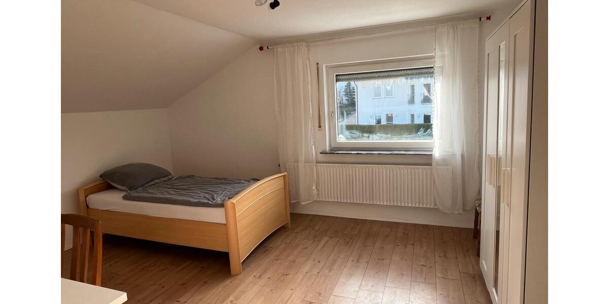 Wohnen auf Zeit Gladenbach - 7 Zimmer, 250 m&sup2;, 26&euro; | Angebot:26301746