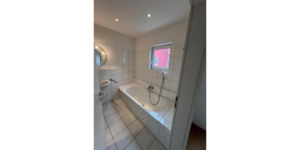 Etagenwohnung Hamburg Wandsbek - 3 Zimmer, 127 m&sup2;, 2.000&euro; | Angebot:26676805