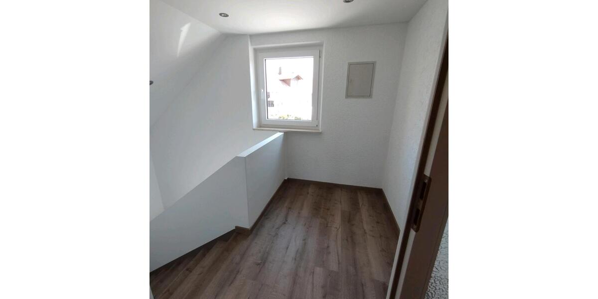 Etagenwohnung Falkenfels - 3 Zimmer, 70 m&sup2;, 550&euro; | Angebot:24743248