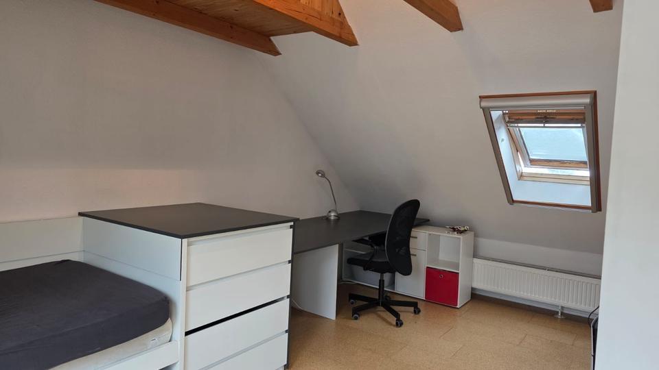 Dachgeschoßwohnung Hannover Buchholz-Kleefeld - 1 Zimmer, 16 m&sup2;, 495&euro; | Angebot:24654672