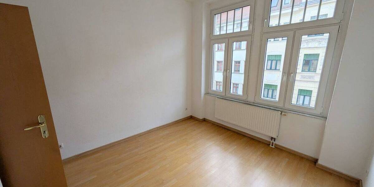 Etagenwohnung Zwickau Innenstadt - 2 Zimmer, 55 m&sup2;, 400&euro; | Angebot:26763897