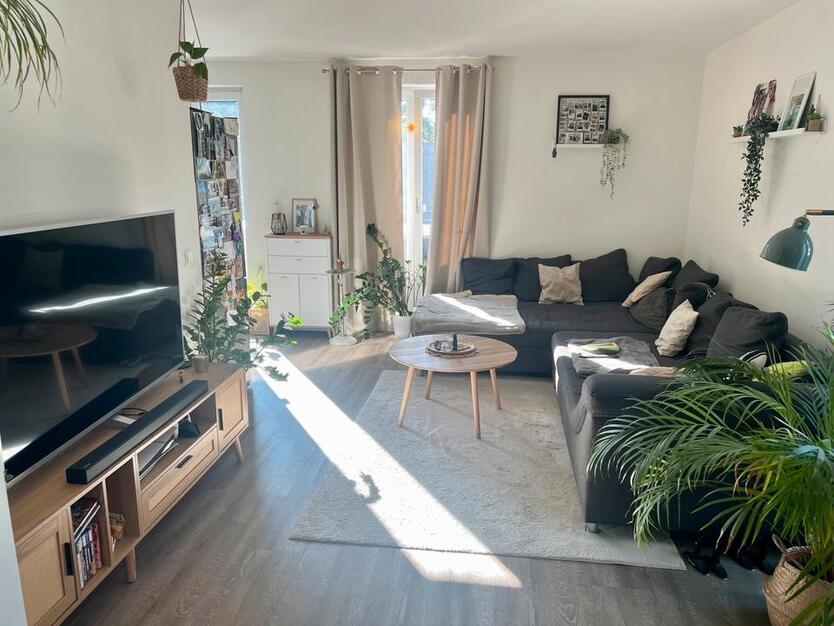 Moderne, lichtdurchflutete 2-Raum Wohnung mit Fahrstuhl