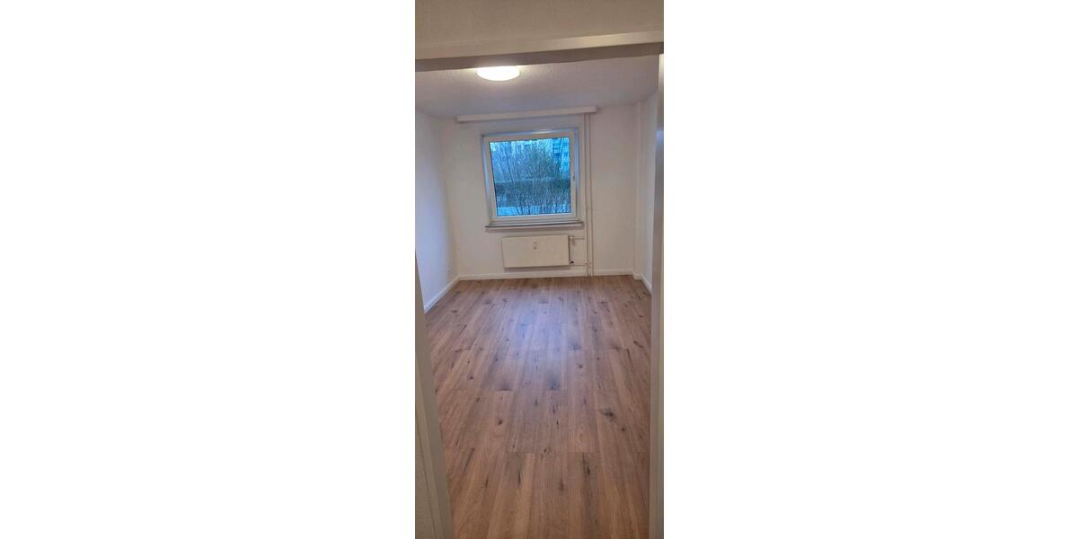 Erdgeschoßwohnung Langenhagen Brink - 3 Zimmer, 92 m&sup2;, 1.170&euro; | Angebot:24660959