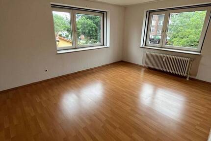 BESICHTIGUNG: Di., 02.09., 17.00 - 17.30 Uhr! Großzügige 2-Zimmer-Wohnung in Schnelsen, 71 m²! Befristete Vermietung für ein Jahr!