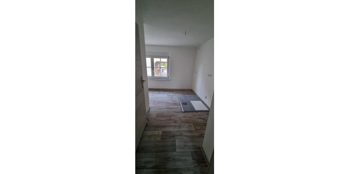 Erdgeschosswohnung mit Innenhof + Fußbodenheizung im Stadtzentrum 2 zimmer