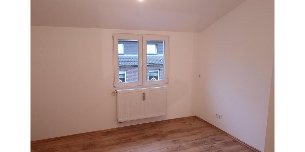 Dachgeschoßwohnung Leverkusen Opladen - 2.5 Zimmer, 72 m&sup2;, 803&euro; | Angebot:25125182
