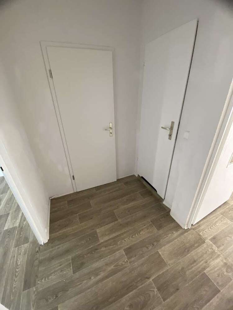 Wohnung zum Mieten in Gera 290 € 54.08 m²