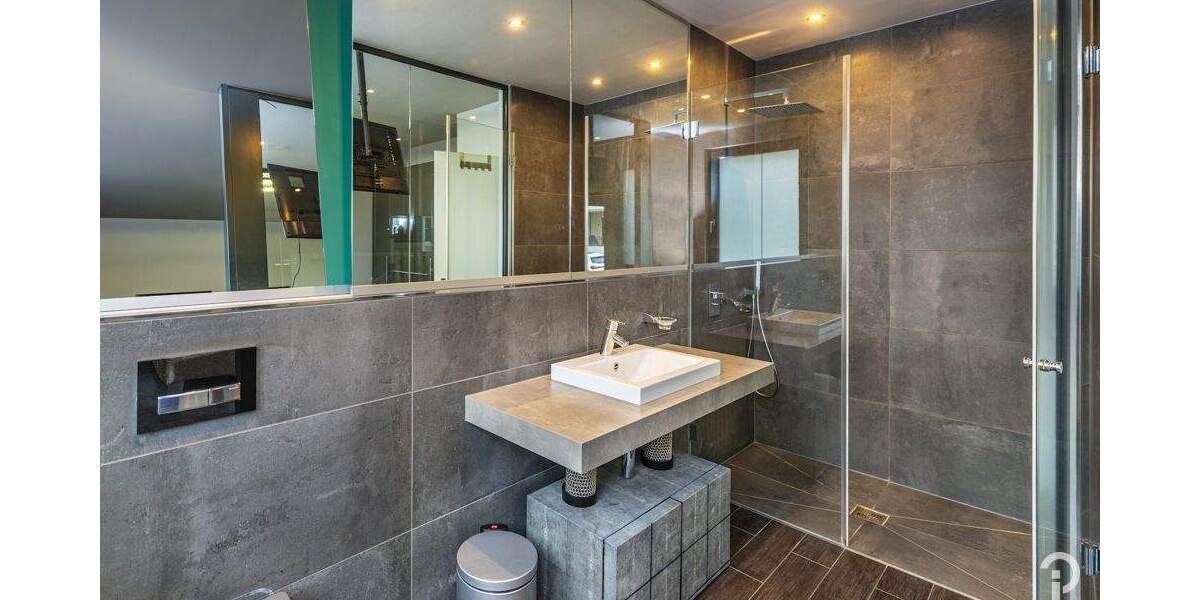 Etagenwohnung Düsseldorf Oberkassel - 3 Zimmer, 130 m&sup2;, 2.900&euro; | Angebot:24808266