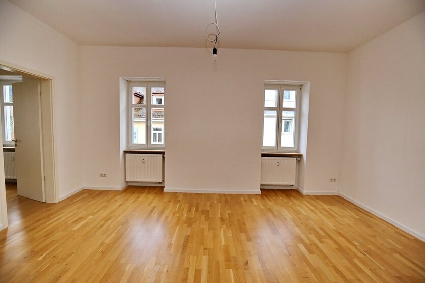 Zauberhafte, kernsanierte Altbauwohnung in Innenstadtlage 4 zimmer