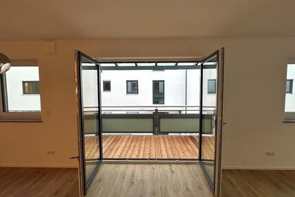 Tittmoning! Gartentraum! Neue 3-Zi.-Wohung mit Terrasse+großer Privat-Garten, EBK und möbliertem Bad zu vermieten. 3 zimmer