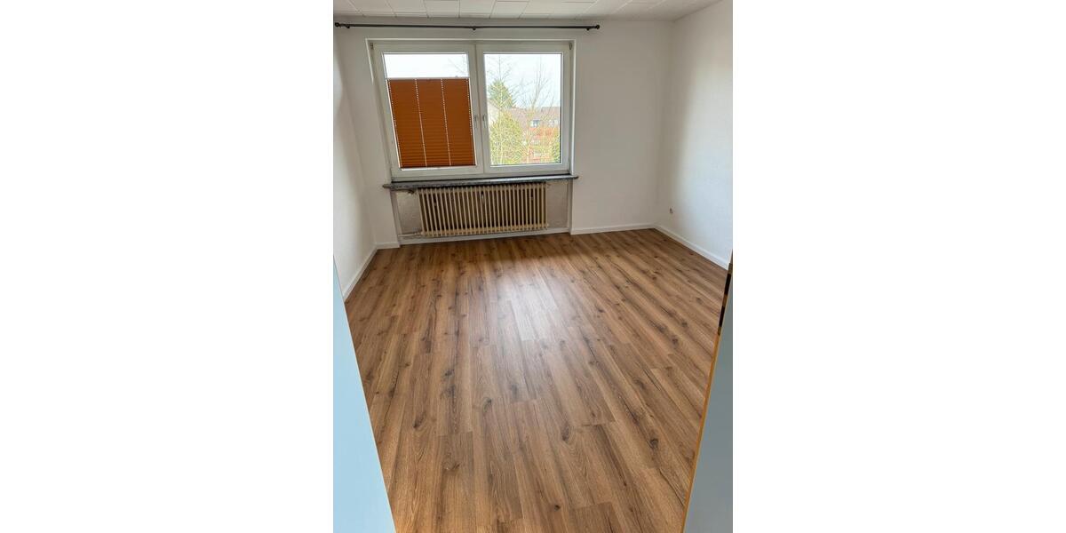 Etagenwohnung Soltau - 3 Zimmer, 140 m&sup2;, 1.150&euro; | Angebot:25547963
