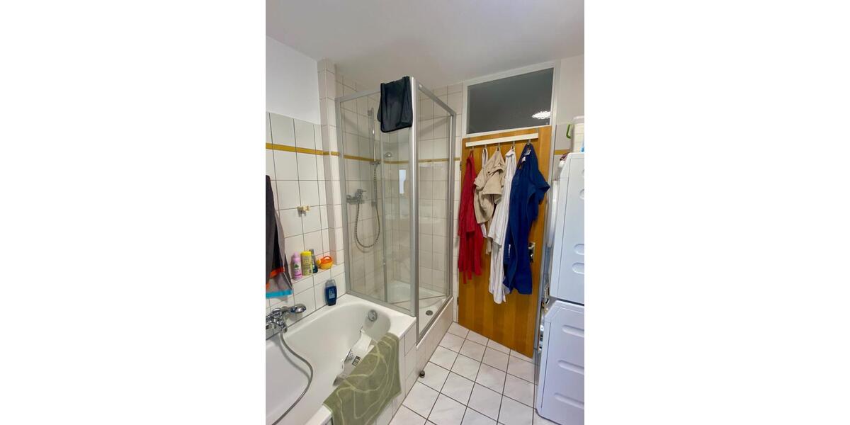 Sonnige 3-Zimmer-Wohnung mit Balkon in Südlage und Enzblick 3 zimmer