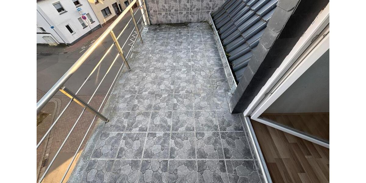 Wohnung zu Vermieten in Eisenberg 3ZKB 3 zimmer