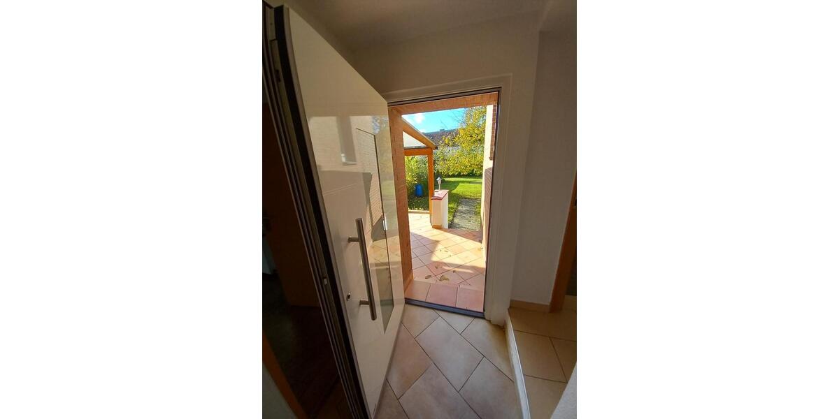 Erdgeschoßwohnung Leverkusen Bürrig - 3 Zimmer, 82 m&sup2;, 1.140&euro; | Angebot:26582035