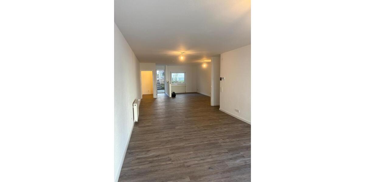 Erdgeschoßwohnung Saarlouis - 2 Zimmer, 85 m&sup2;, 850&euro; | Angebot:26496438