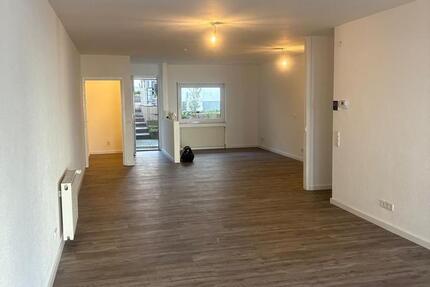 Wohnung Saarlouis - 2 Zimmer, 85 m&sup2;, 850&euro; | Angebot:26496438