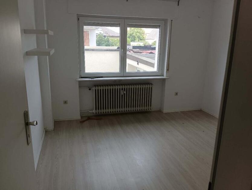 teil-möbliertes WG-Zimmer in Okarben (Neugründung)