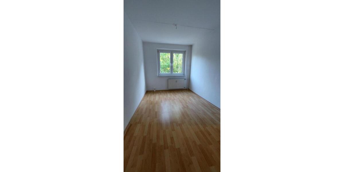 Etagenwohnung Bernsdorf - 3 Zimmer, 61 m&sup2;, 260&euro; | Angebot:23089920