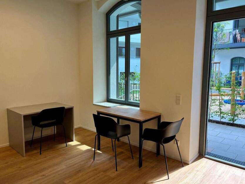 Loftige, möblierte 1-Zimmer-Wohnung mit großer Terrasse zum Erstbezug!