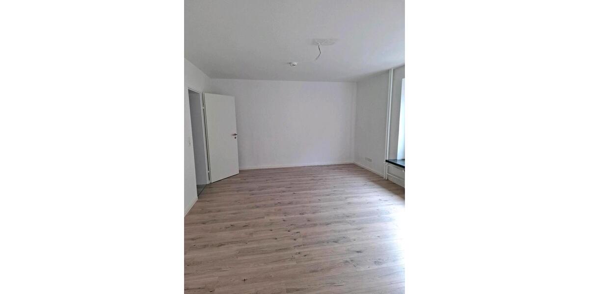 Etagenwohnung Kassel - 2 Zimmer, 70 m&sup2;, 770&euro; | Angebot:26593149