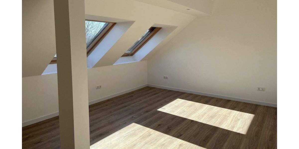 Etagenwohnung Dresden Cotta - 5 Zimmer, 119 m&sup2;, 1.500&euro; | Angebot:25709117