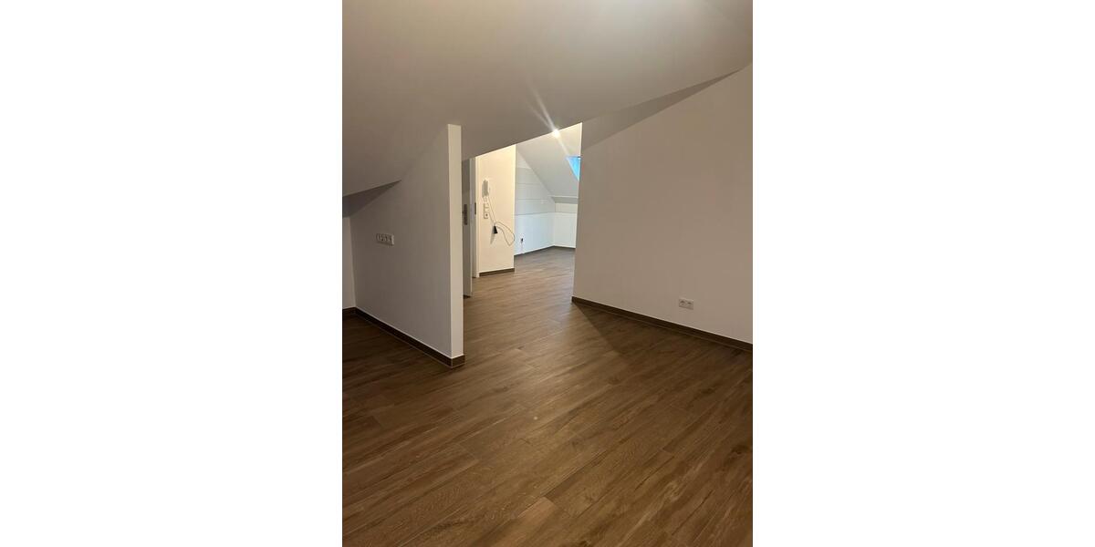 Dachgeschoßwohnung Pirmasens - 2 Zimmer, 70 m&sup2;, 500&euro; | Angebot:24365419