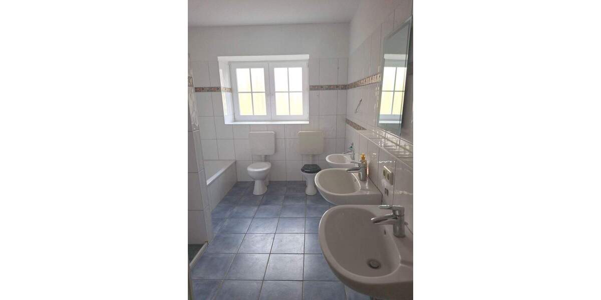 Bauernhaus, Landhaus Remmels - 8 Zimmer, 300 m&sup2;, 1.950&euro; | Angebot:25770396