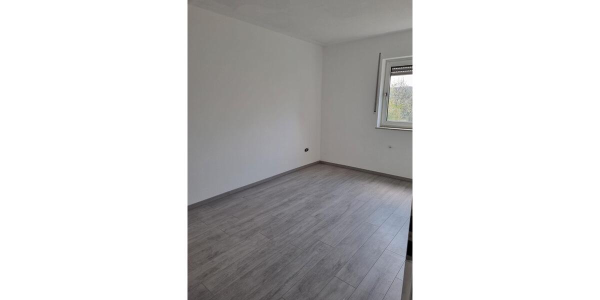 Etagenwohnung Gladenbach - 3 Zimmer, 89 m&sup2;, 600&euro; | Angebot:26480580