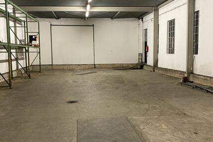250 m2 große Lagerhalle zimmer