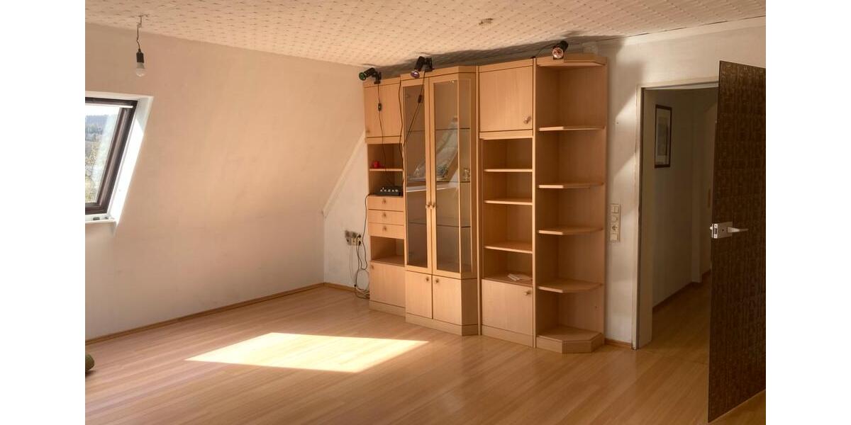 Dachgeschoßwohnung Laufach - 3 Zimmer, 100 m&sup2;, 850&euro; | Angebot:25933657