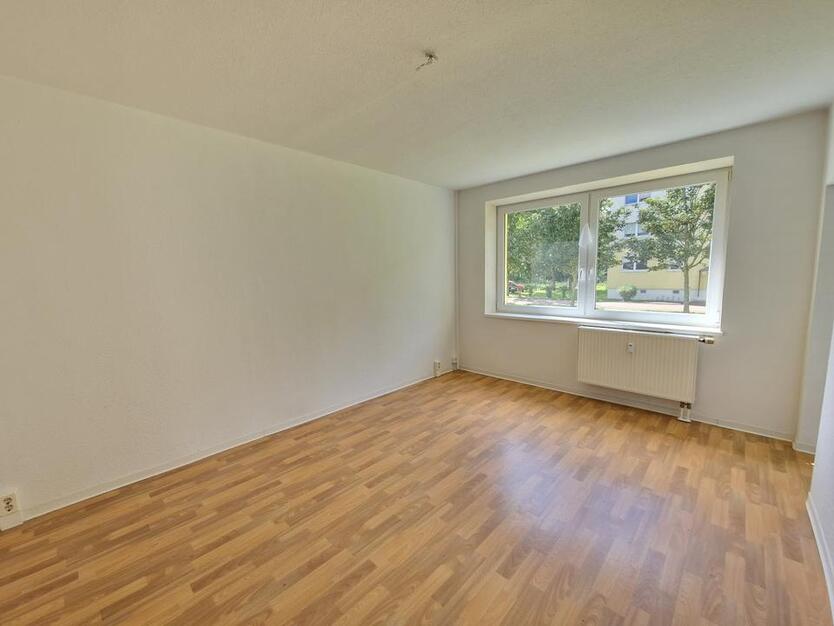 *Ab sofort! - 2-Zimmer-Erdgeschosswohnung mit Duschbad & 2 NKM sparen* zimmer