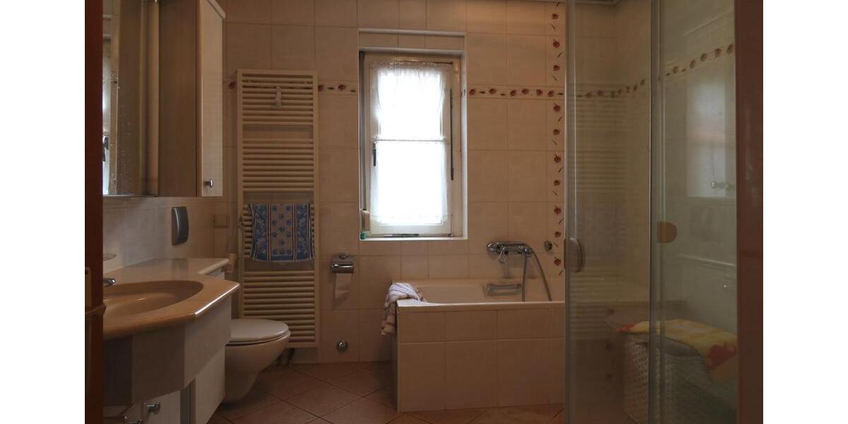 WOHNEN WIE IM EIGENEN HAUS ………………. 3 zimmer