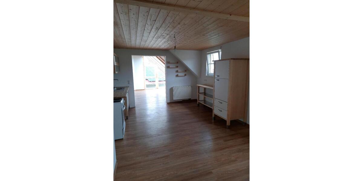 Dachgeschoßwohnung Bad Königshofen im Grabfeld - 6 Zimmer, 124 m&sup2;, 900&euro; | Angebot:26199518
