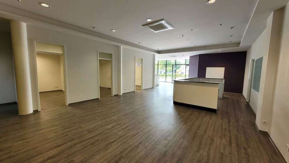 Einzelhandel in Bergisch Gladbach 1.917 € 193 m²