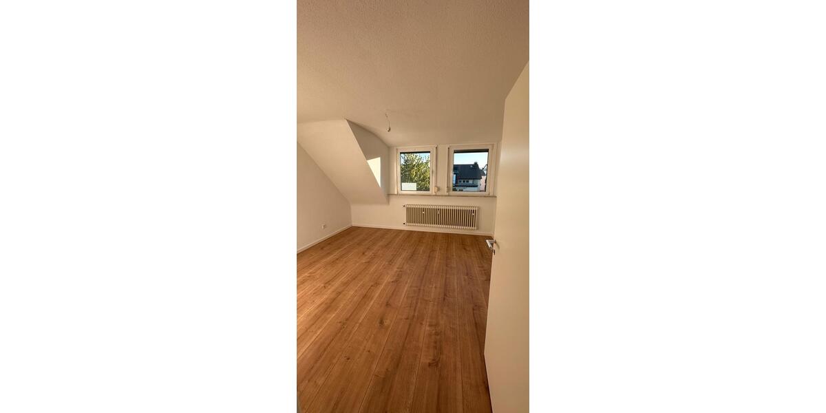 Dachgeschoßwohnung Eltville am Rhein Erbach - 3 Zimmer, 90 m&sup2;, 1.150&euro; | Angebot:26554702