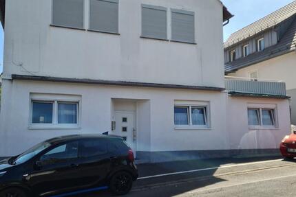 Schöne Dachgeschoss Wohnung 4 zimmer