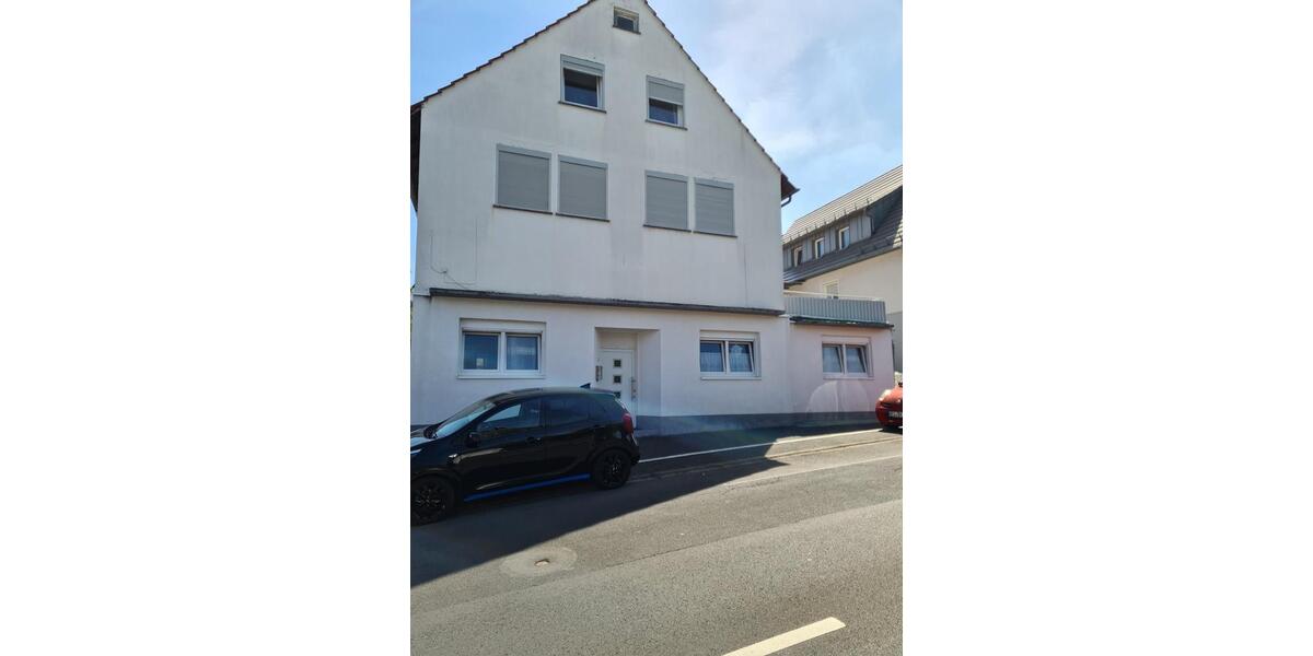 Schöne Dachgeschoss Wohnung 4 zimmer