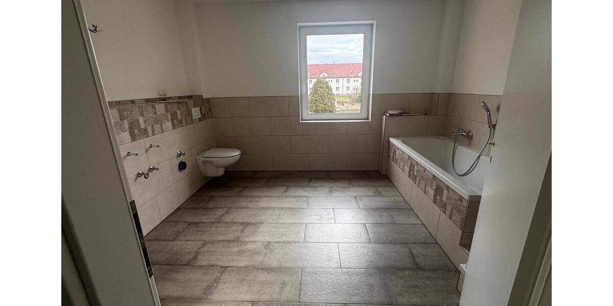 Erdgeschoßwohnung Rochlitz - 7 Zimmer, 110 m&sup2;, 1.045&euro; | Angebot:26409494