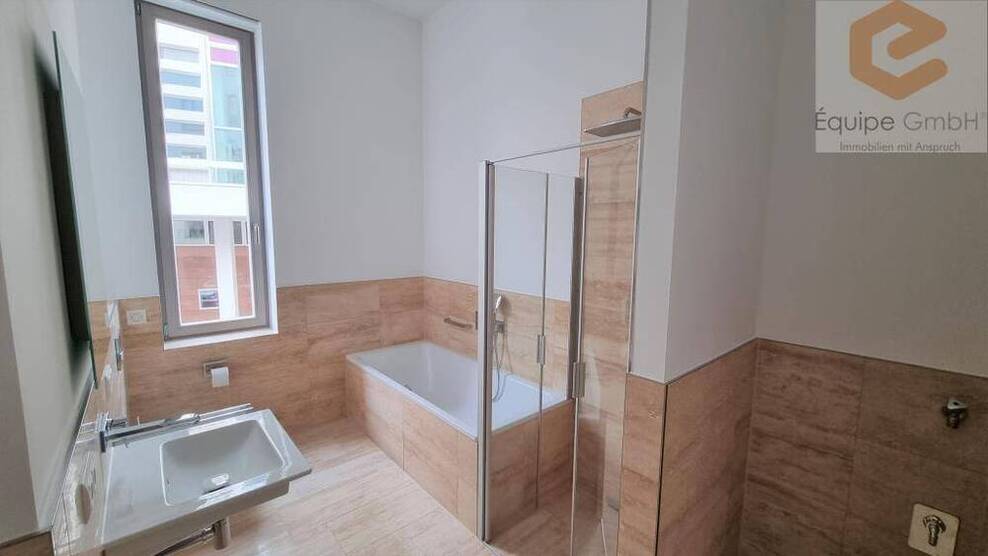 Die Innenstadt heißt Sie willkommen - modern Wohnen mit 2 Balkonen & Tageslichtbad!