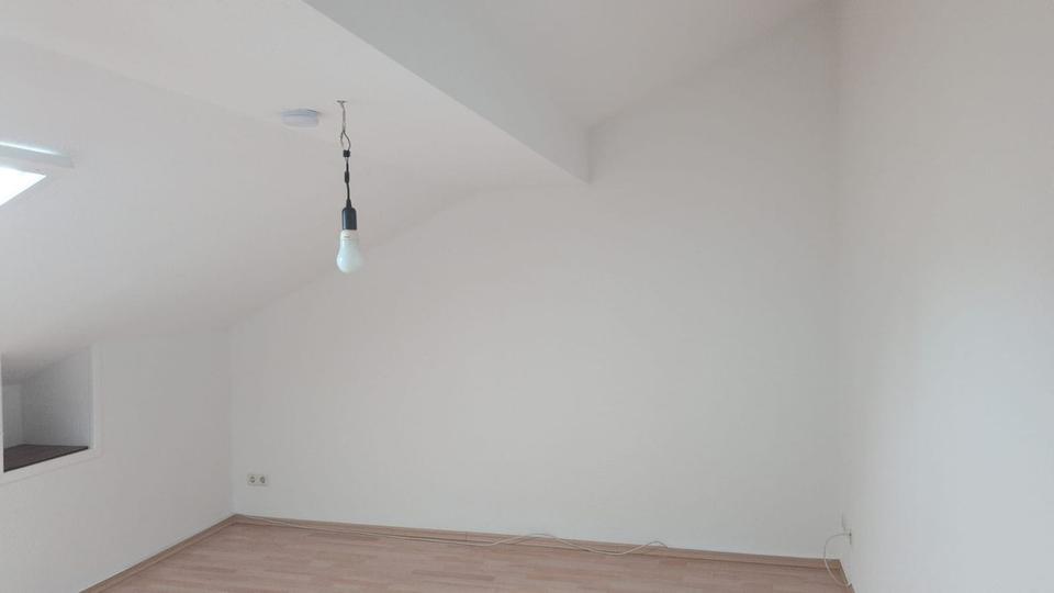 Dachgeschoßwohnung Kirchberg im Wald - 3 Zimmer, 75 m&sup2;, 485&euro; | Angebot:26705072