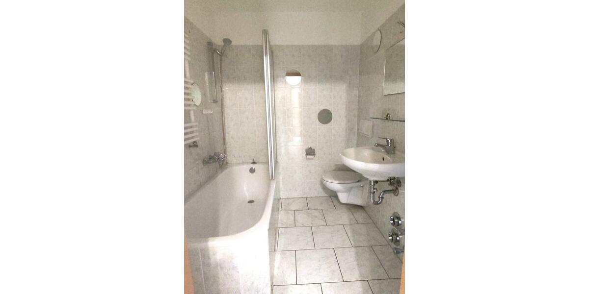 Dachgeschoßwohnung Plauen - 2 Zimmer, 45 m&sup2;, 230&euro; | Angebot:26578497