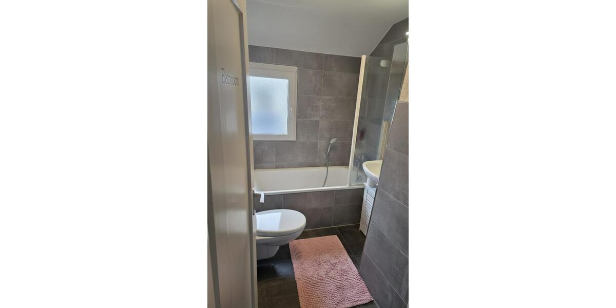 Dachgeschoßwohnung Weingarten (Baden) - 4 Zimmer, 85 m&sup2;, 990&euro; | Angebot:26566590