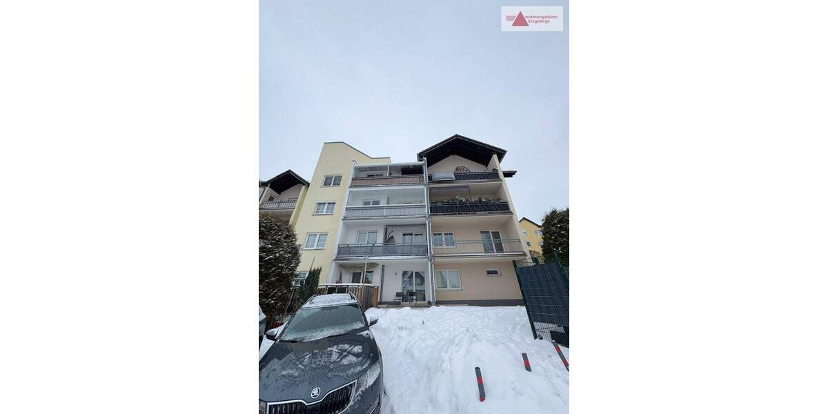 4-Raum-Wohnung mit großem Balkon in Bernsbach zu vermieten 4 zimmer