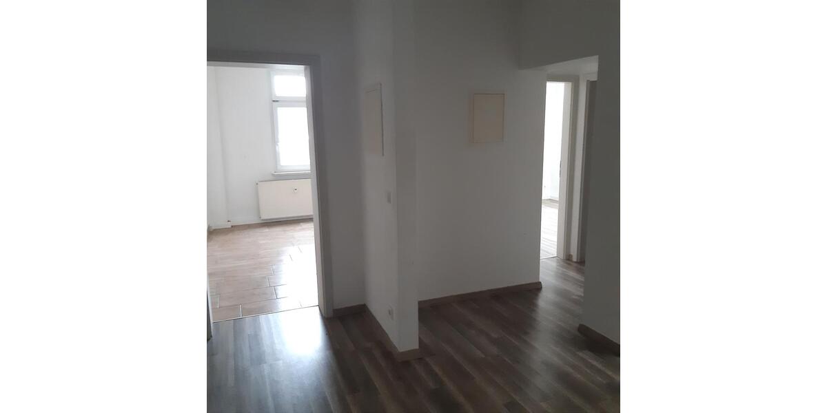 Erdgeschoßwohnung Werdau - 4 Zimmer, 91 m&sup2;, 460&euro; | Angebot:24697998