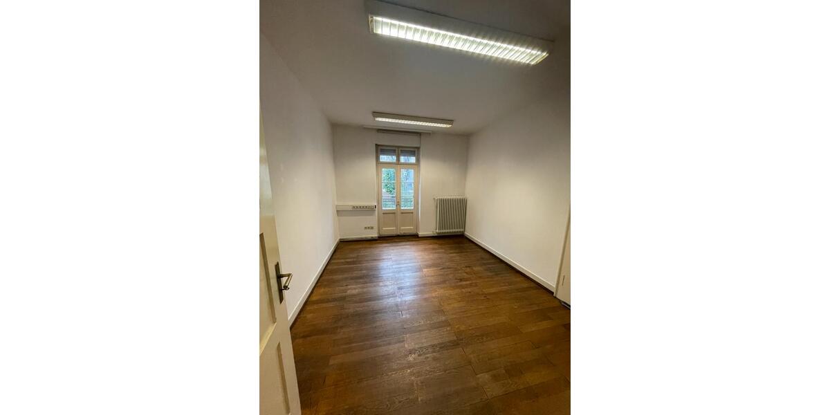 Etagenwohnung Karlsruhe Innenstadt-Ost - 4 Zimmer, 25 m&sup2;, 470&euro; | Angebot:25987929