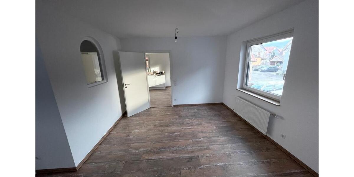 Erdgeschoßwohnung Brackenheim - 3 Zimmer, 110 m&sup2;, 1.300&euro; | Angebot:24638374