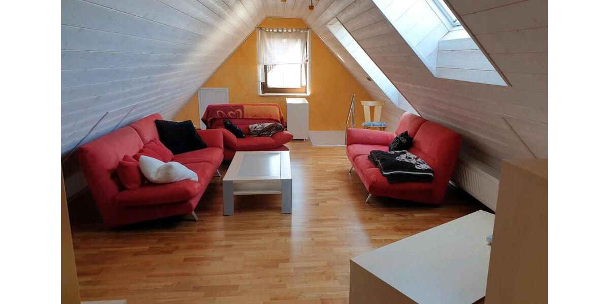 Neu renovierte 5 Zimmer Wohnung Mietshaus Mietwohnung 6 zimmer